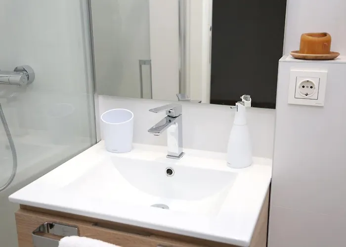 Piso Moderno A 2 Minutos Del Casco Viejo Con Parking Gratis Bilbau