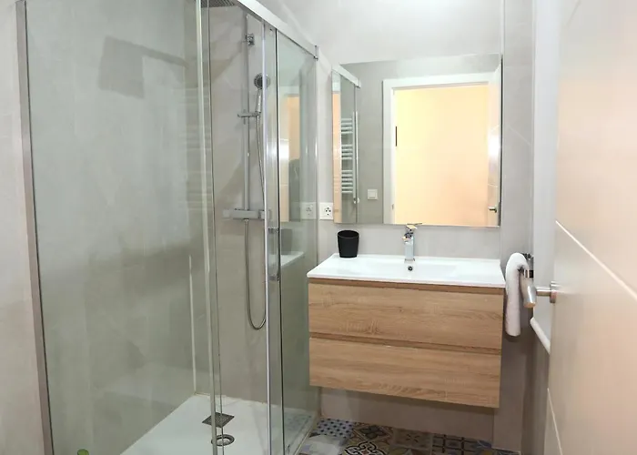 Apartamento Piso Moderno A 2 Minutos Del Casco Viejo Con Parking Gratis