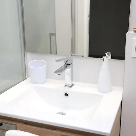 Piso Moderno A 2 Minutos Del Casco Viejo Con Parking Gratis Bilbao