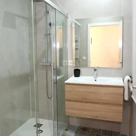 Apartamento Piso Moderno A 2 Minutos Del Casco Viejo Con Parking Gratis