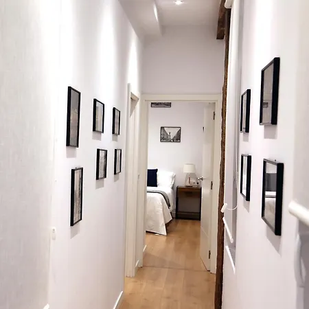 Piso Moderno A 2 Minutos Del Casco Viejo Con Parking Gratis *