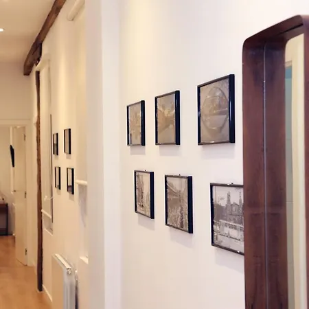 Piso Moderno A 2 Minutos Del Casco Viejo Con Parking Gratis