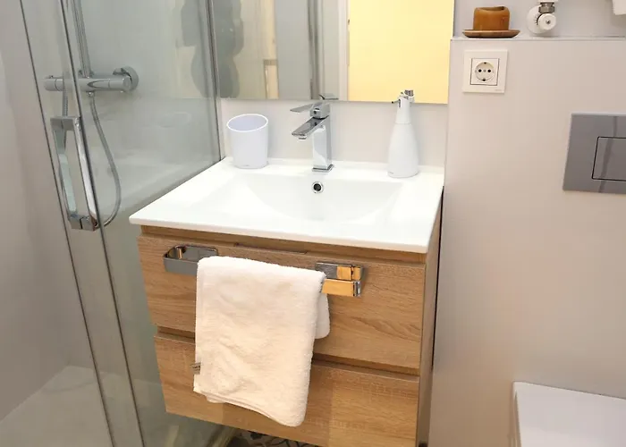 Apartment Piso Moderno A 2 Minutos Del Casco Viejo Con Parking Gratis