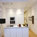 Piso Moderno A 2 Minutos Del Casco Viejo Con Parking Gratis Бильбао