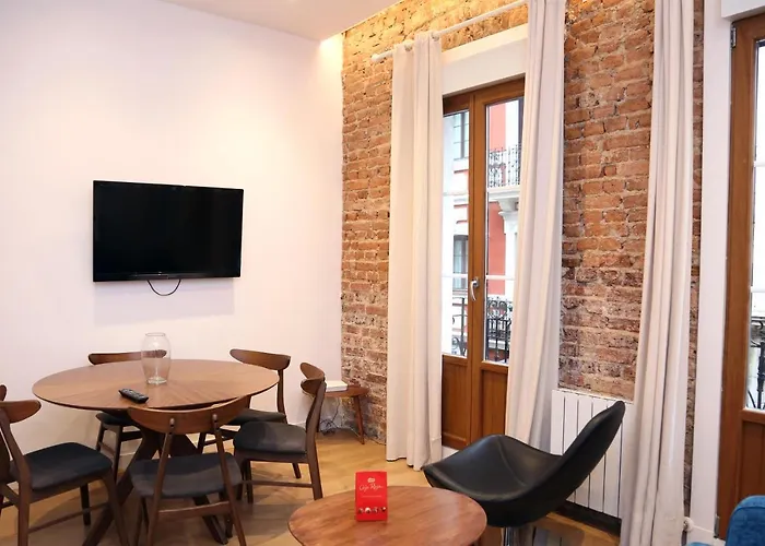 Piso Moderno A 2 Minutos Del Casco Viejo Con Parking Gratis Bilbao